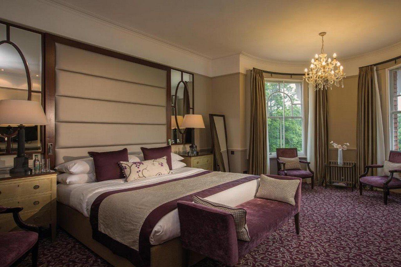 Woodlands Park Hotel Cobham  Esterno foto