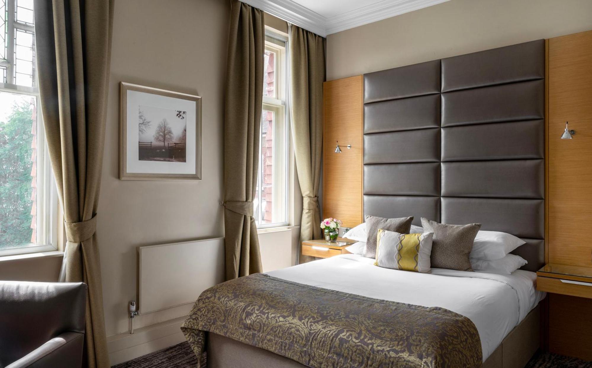 Woodlands Park Hotel Cobham  Esterno foto