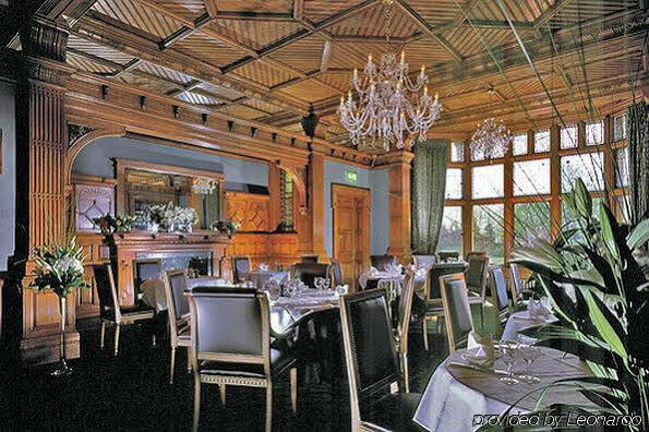 Woodlands Park Hotel Cobham  Esterno foto